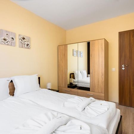 Ferienwohnung Nomad Haven: 1Bd Flat With Balcony & Desk Sofia Exterior foto